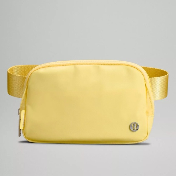lululemon athletica Handbags - Lululemon Everywhere Belt Bag